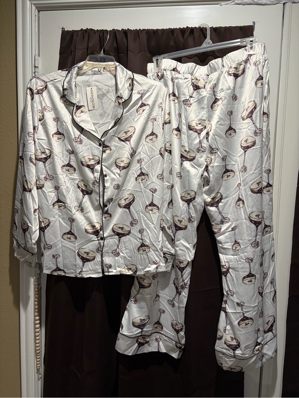 Women's XXL silky White Martini Print Pajama Set